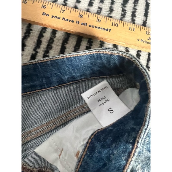 Willow and Root Distressed Light Wash Blue Jean Shorts - Picture 3 of 7